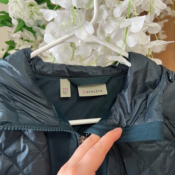 Athleta Quilted  Jacket - Picture 3 of 7